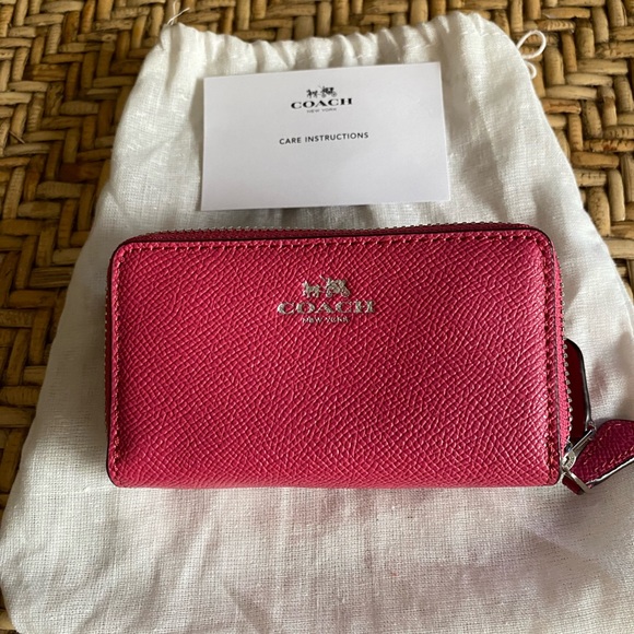 Coach women’s wallet - Picture 3 of 4